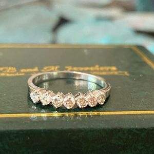 14 karat white gold diamond ring